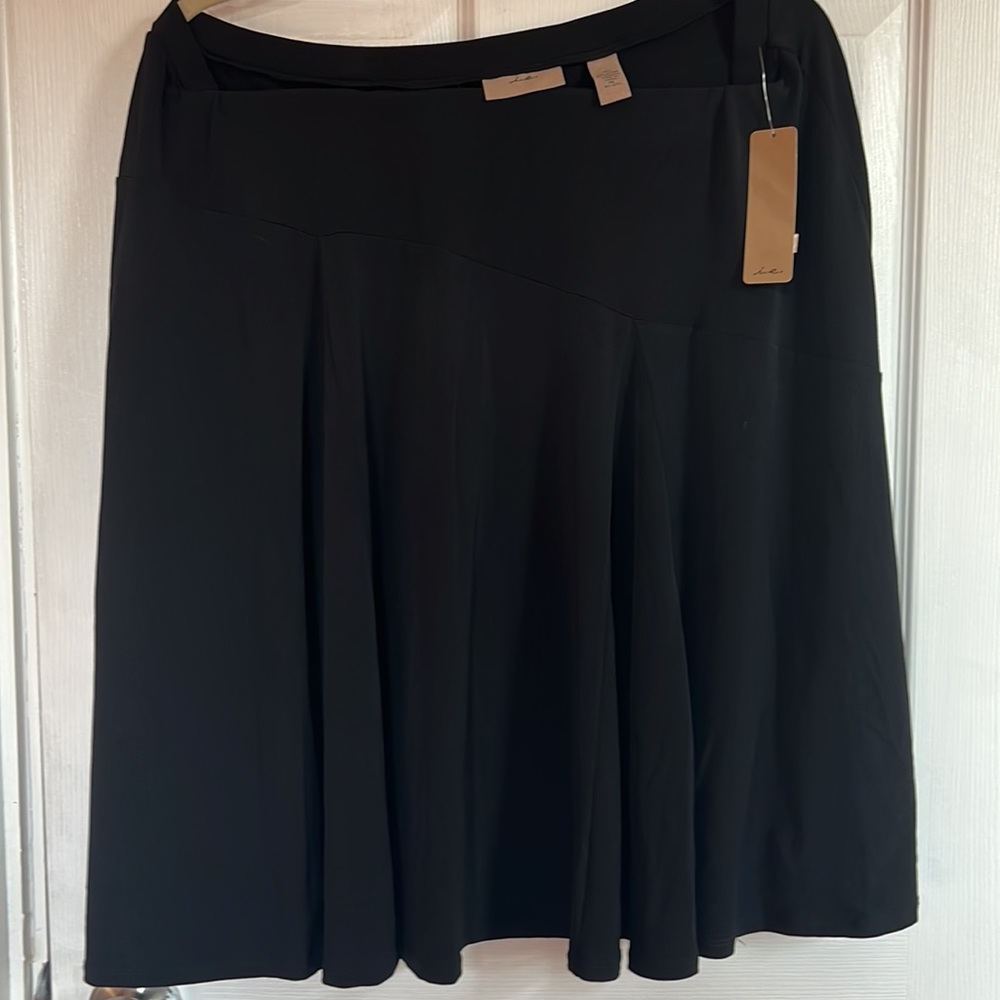 i.e Brand Womens Skirt Size XL Black Knee High Wrinkle Free, Soft Fabric…